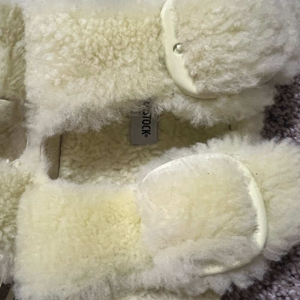 Birkenstock Arizona Big Buckle Teddy Sandals 
New without tags - Picture 6 of 7